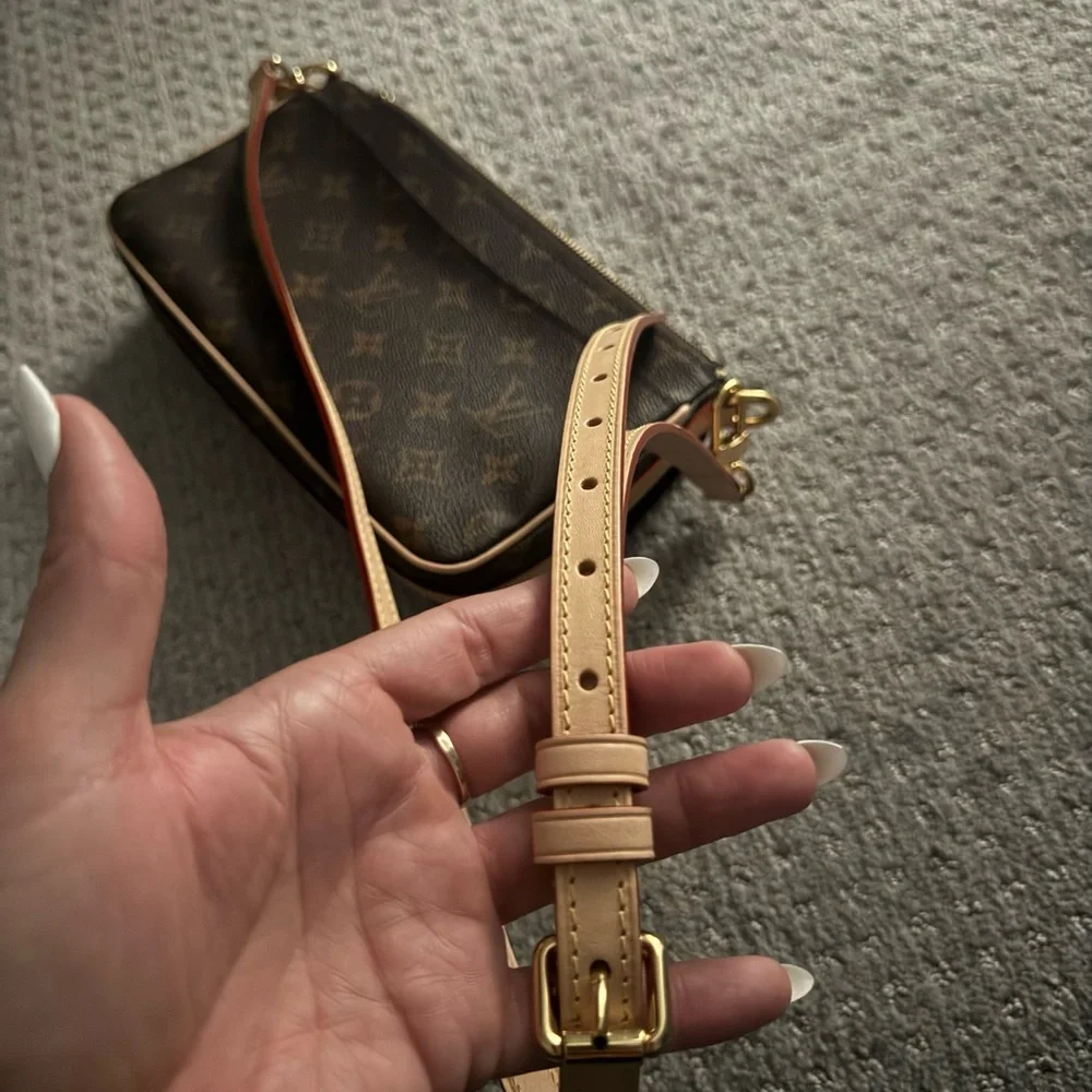 Louis Vuitton Brown Monogram Shoulder Bag - Picture 9 of 9